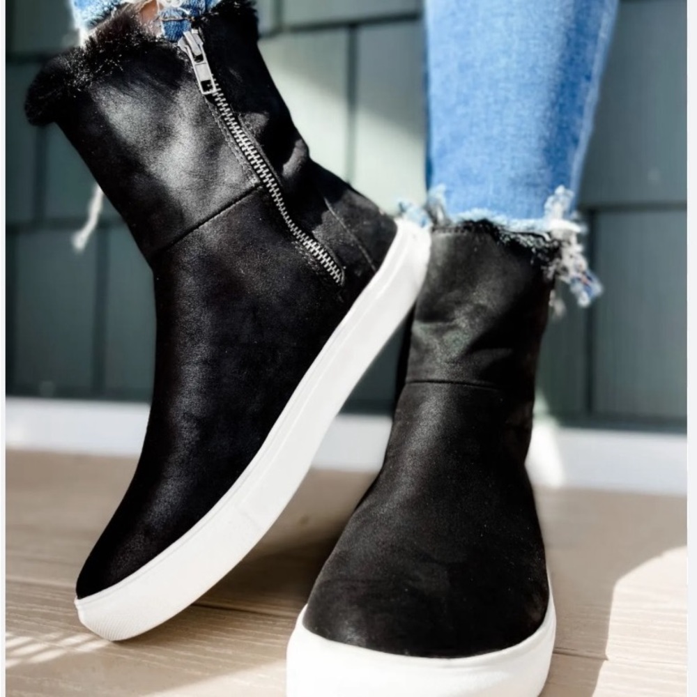 J Slides Boot!! - image 1